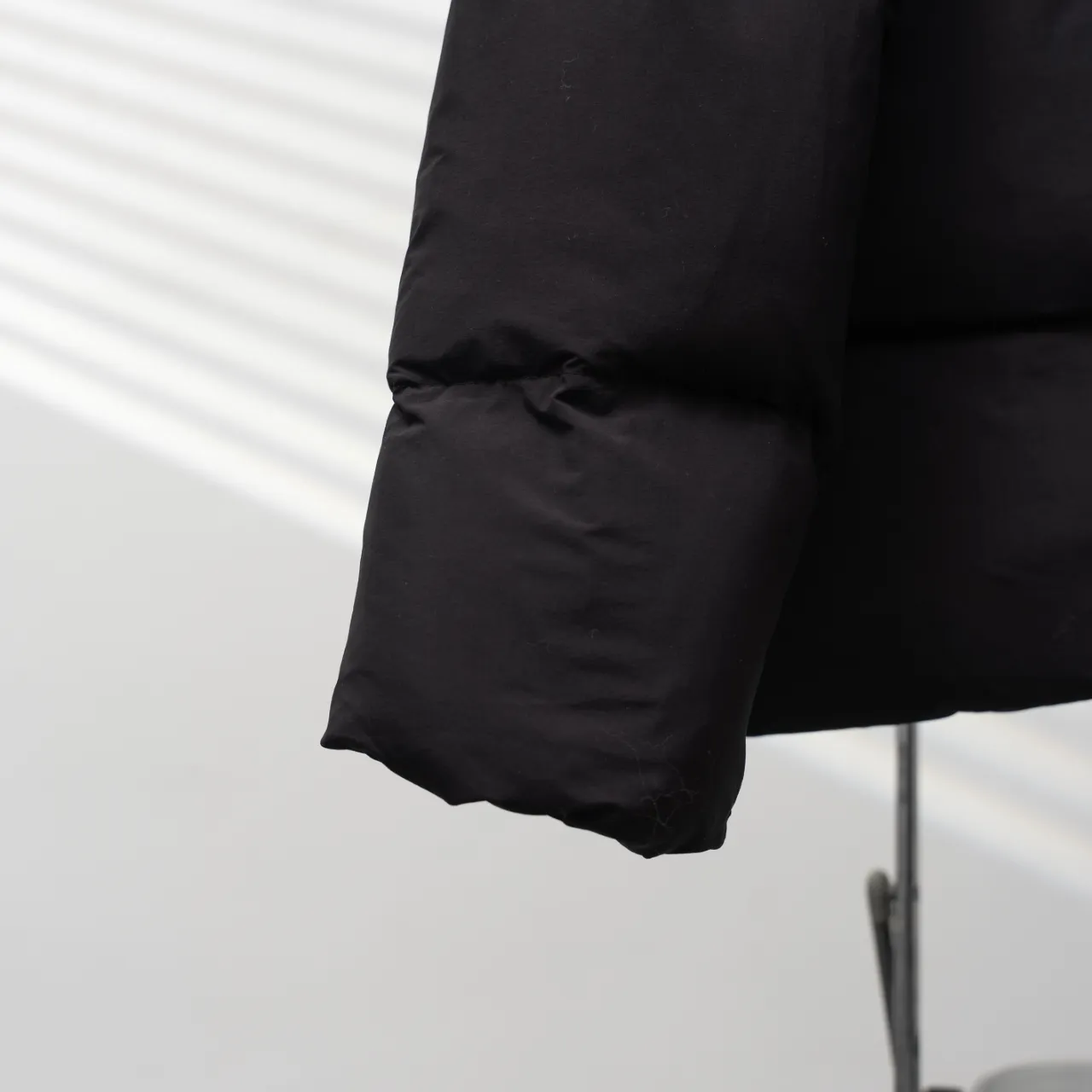 P880 CANADA GOOSE丨Canada Goose Ouyang Nana Generation Hooded Down Jacket Color: Black Size: S-XXL